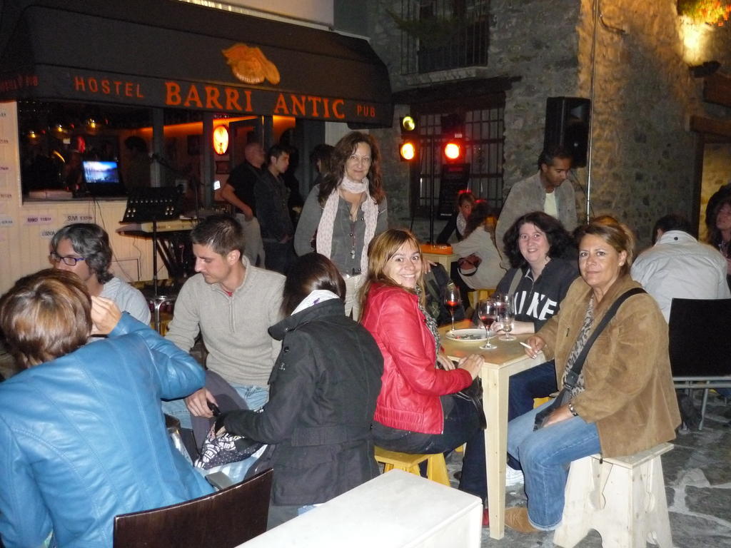 Barri Antic Hostel & Pub Andorra la Vella Exteriör bild